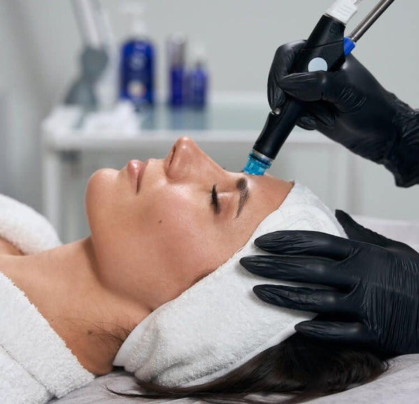 HydraFacial & Dermaplaning